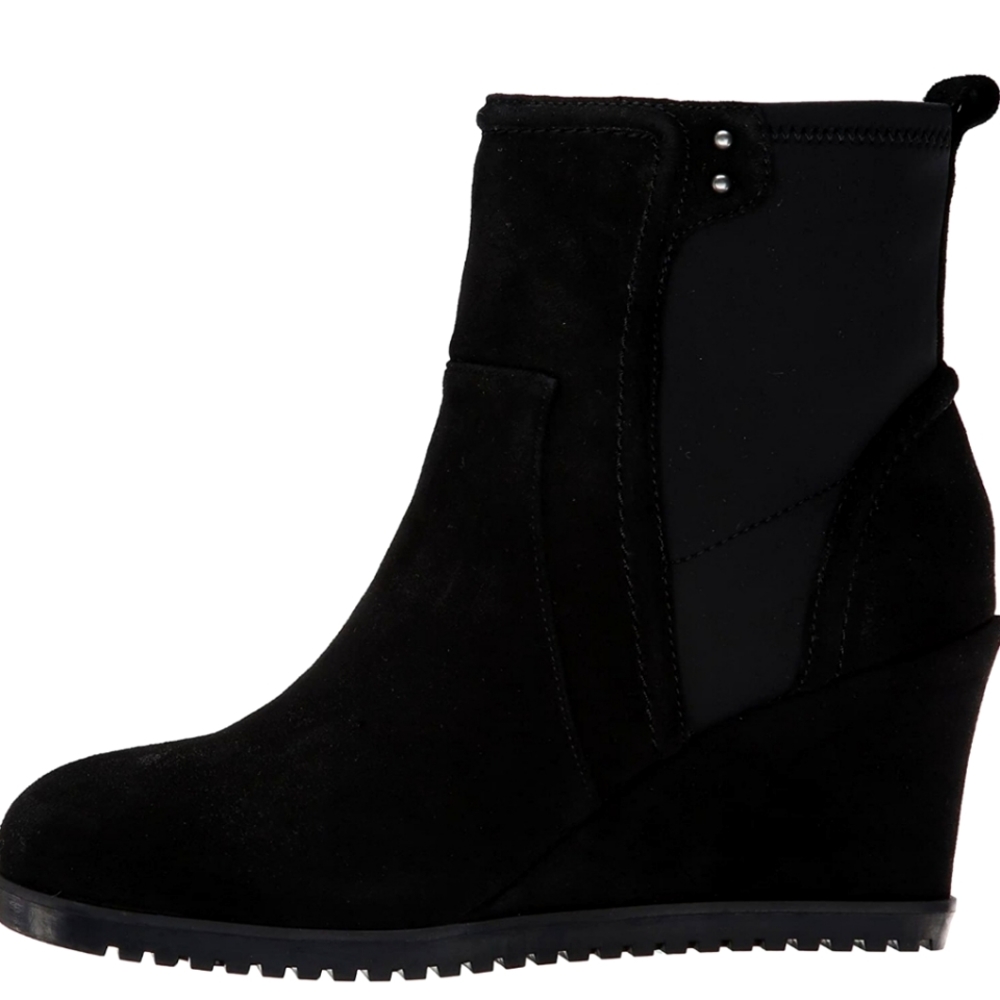 Taryn Rose brand new suede boots size 8